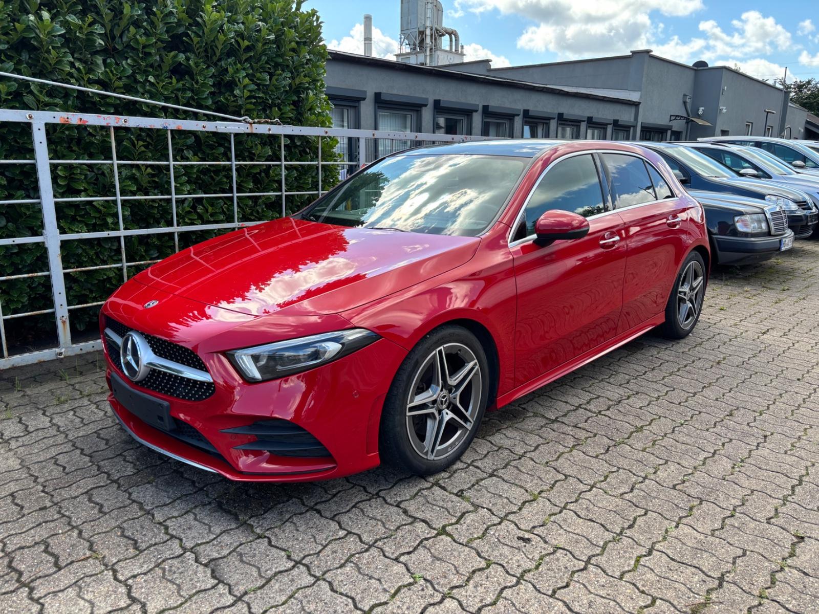 Mercedes-Benz A 220 4Matic AMG FULL LED MÉMOIRE ACC PANO AHK