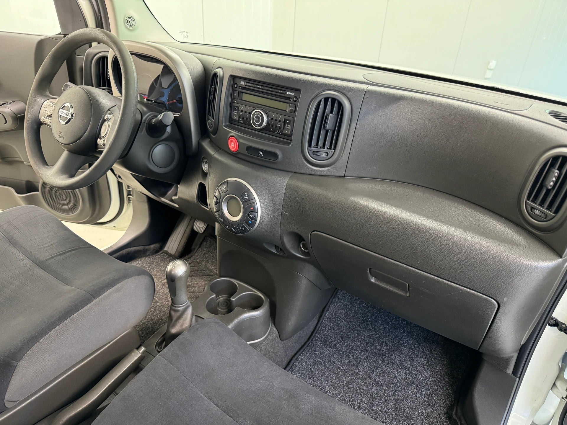 NISSAN Cube 1.6