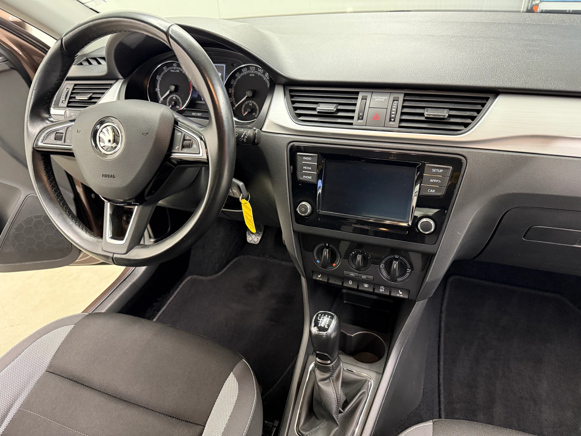 SKODA Rapid Spaceback 1.0 TSI