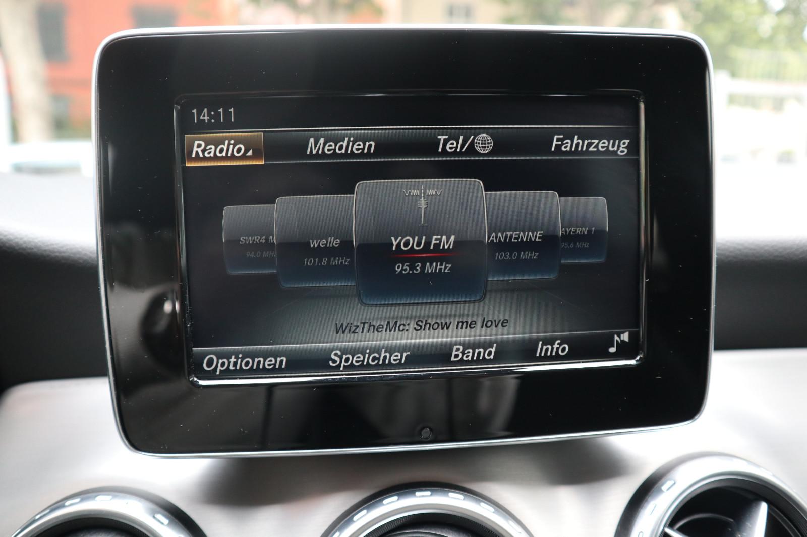 Mercedes-Benz GLA 180