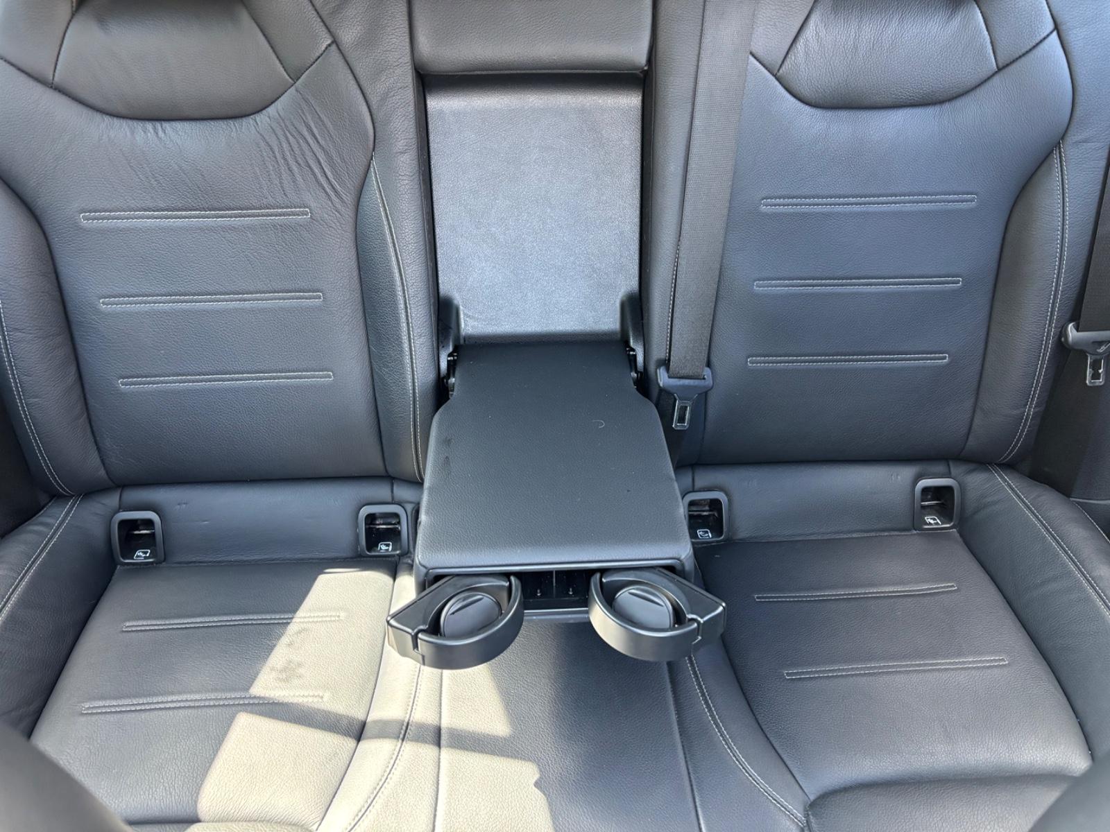 Mercedes-Benz A 220 4Matic AMG FULL LED MÉMOIRE ACC PANO AHK