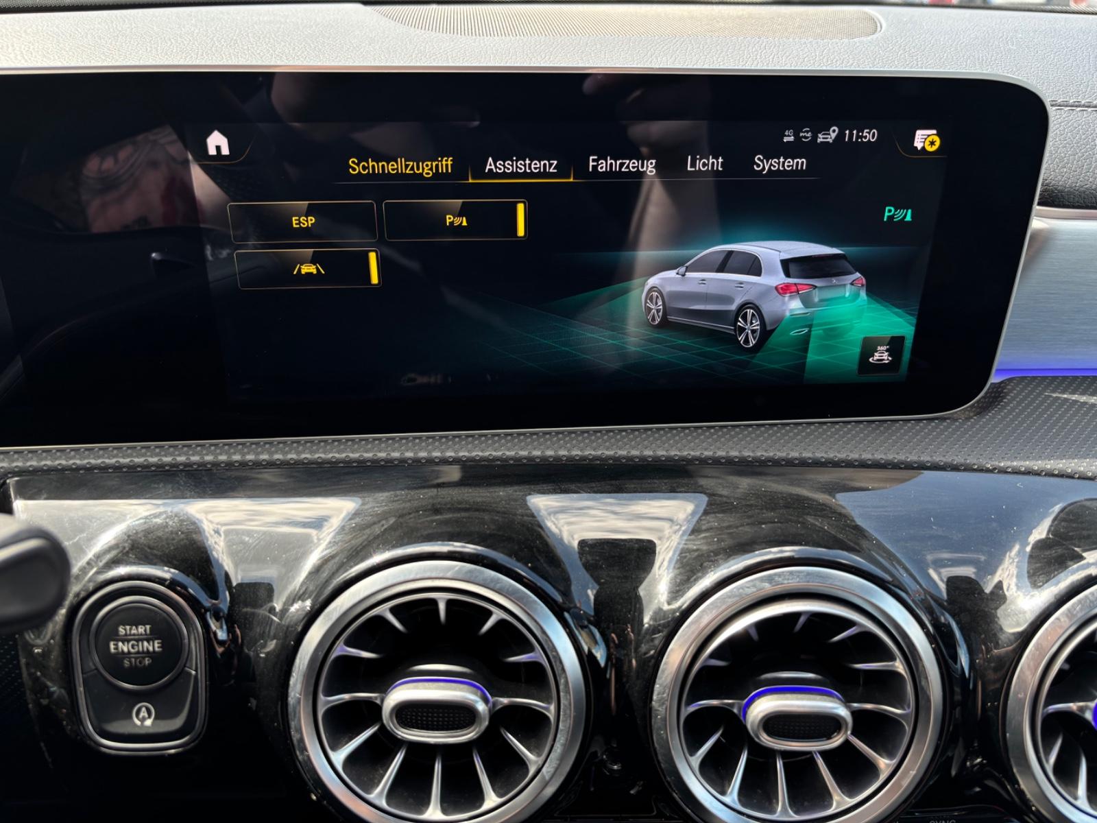 Mercedes-Benz A 220 4Matic AMG FULL LED MÉMOIRE ACC PANO AHK