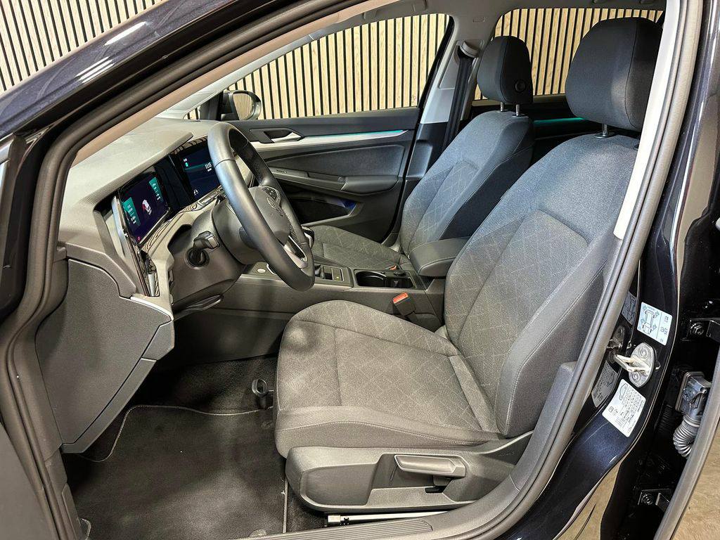 Volkswagen Golf Variant 1.5 TSI Life LED|AHK|Navi|SHZ|ACC 110kW(150Ch Din) 2021 / Manuele/ Essence Compatible E-10 / 27800Km(certifié)