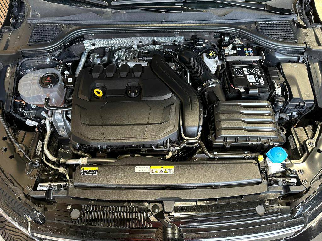 Volkswagen Golf Variant 1.5 TSI Life LED|AHK|Navi|SHZ|ACC 110kW(150Ch Din) 2021 / Manuele/ Essence Compatible E-10 / 27800Km(certifié)