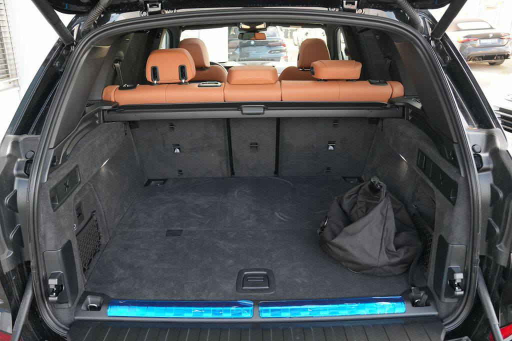 BMW X5 xDrive50e M SPORT PRO/PANO/22M/CARBON/COGNAC Offroad 360kW(478Xh Din) 2022 / Automatique/ Hybride (essence électricité,Compatible E-10,Hybride Plug-in) / 24000KM(certifié)