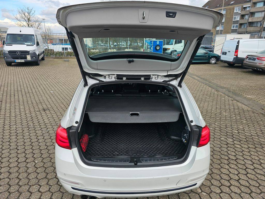 BMW 320 Baureihe 3 Touring 320 d Sport Line EstateCar 140kW(190Ch Din)2019 / Automatique/ Diesel/ 65310KM(certifié) Véhicule disponible en allemagnE