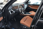 Charger l&#39;image dans la galerie, BMW X5 xDrive50e M SPORT PRO/PANO/22M/CARBON/COGNAC Offroad 360kW(478Xh Din) 2022 / Automatique/ Hybride (essence électricité,Compatible E-10,Hybride Plug-in) / 24000KM(certifié)
