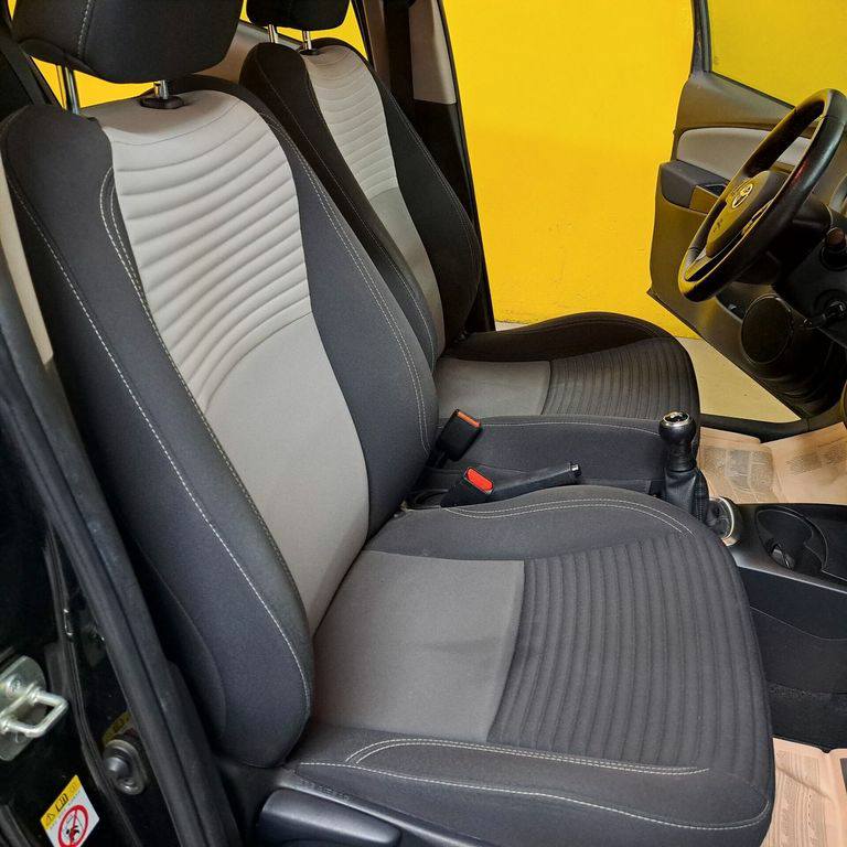 Toyota Yaris 1.0 72 CV 5 porte Active Limousine 53kW(72Ch) 2019 / Manuelle / Essence / 64000KM(certifié)
