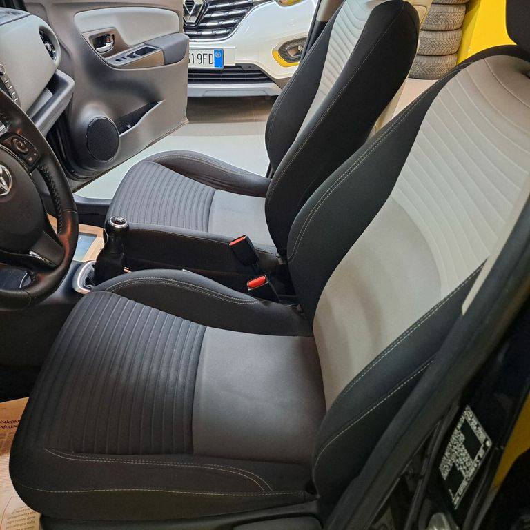 Toyota Yaris 1.0 72 CV 5 porte Active Limousine 53kW(72Ch) 2019 / Manuelle / Essence / 64000KM(certifié)