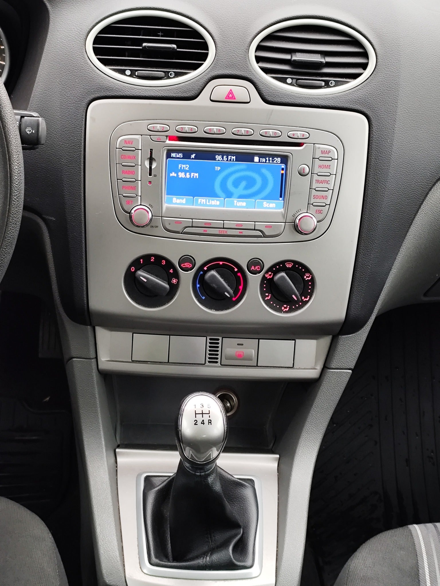 FORD FOCUS