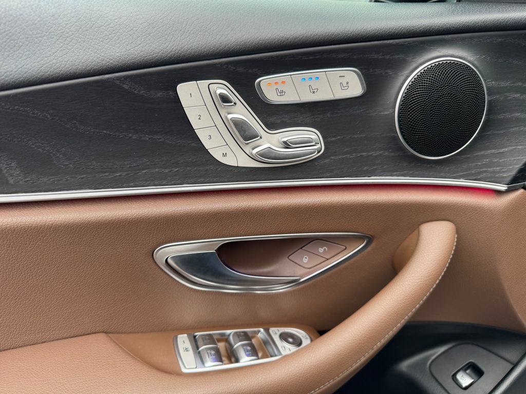 Mercedes-Benz E -Klasse T-Modell E 400 d 4Matic AMG-Line 250kW(340Ch Din) 2021 / Automatique / Diesel / 76500KM(certifié)