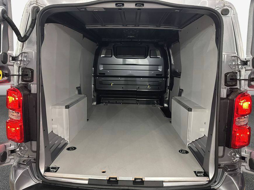 Opel Vivaro-e Cargo L (75-kWh) 100 kW(136Ch Din)2024 / Automatique/ Électrique/ 20km(certifié)