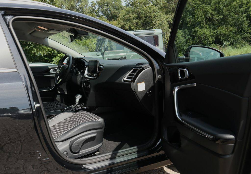 Kia cee'd Sportswagon Plug-in Hybrid Spirit 77kW(105ch din) 2023 / Automatique / Hybride(Essence,Électrique),Hybride rechargeable/ 13700km(certifié)