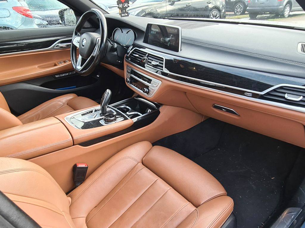 BMW Lim 740 d xDrive M Sport-Paket M-Technic Leder 235kW(320ch din) 2016 / Automatique / Diesel / 96000km(certifié)