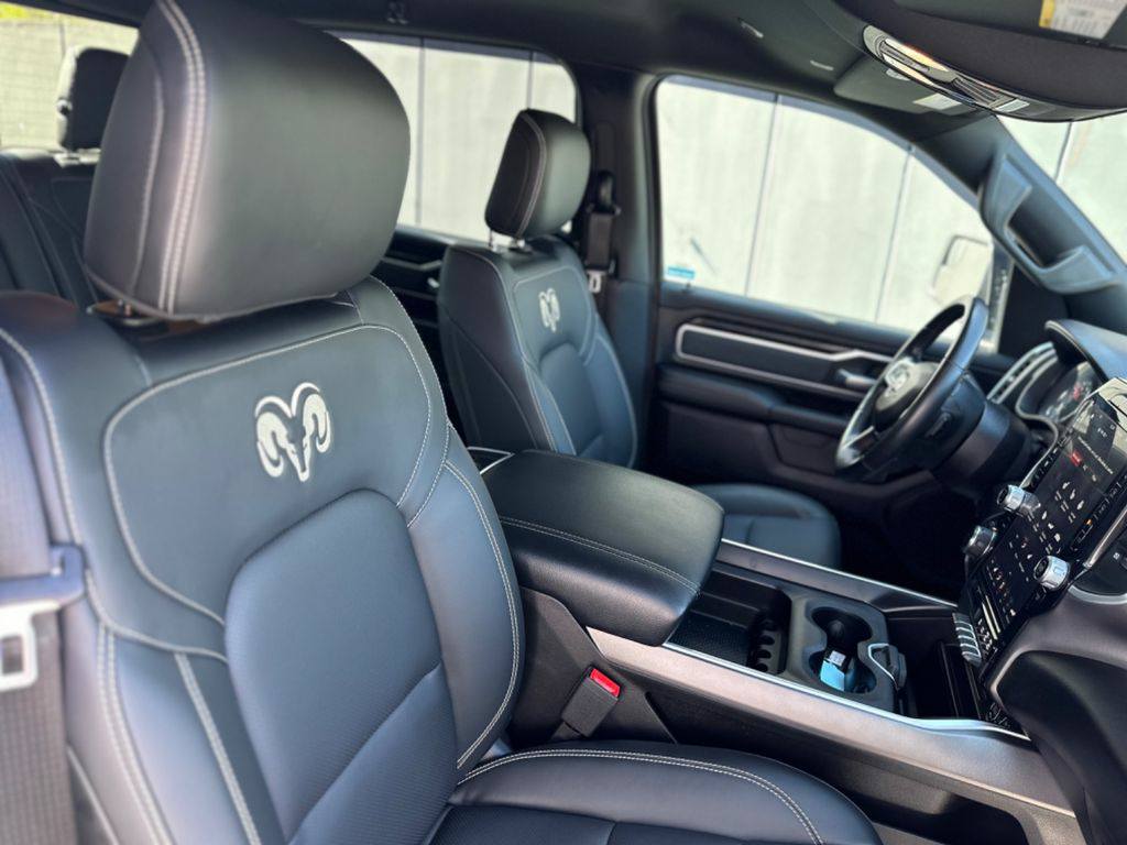 Dodge RAM 5,7 V8 HEMI-WIDEBODY/EXTREM/12 Pouces RADIO 295kW(401ch din) 2021 / Automatique / Essence,Compatible E-10 / 47967km(certifié)