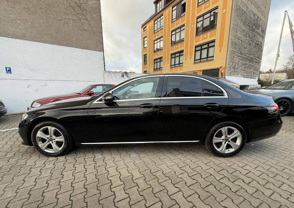 Mercedes-Benz E 200d*Leder*LED*Taxi*Navi*Comand*Kamera 110kW(150ch din) 2018 / Automatique / Diesel / 84700km(certifié)