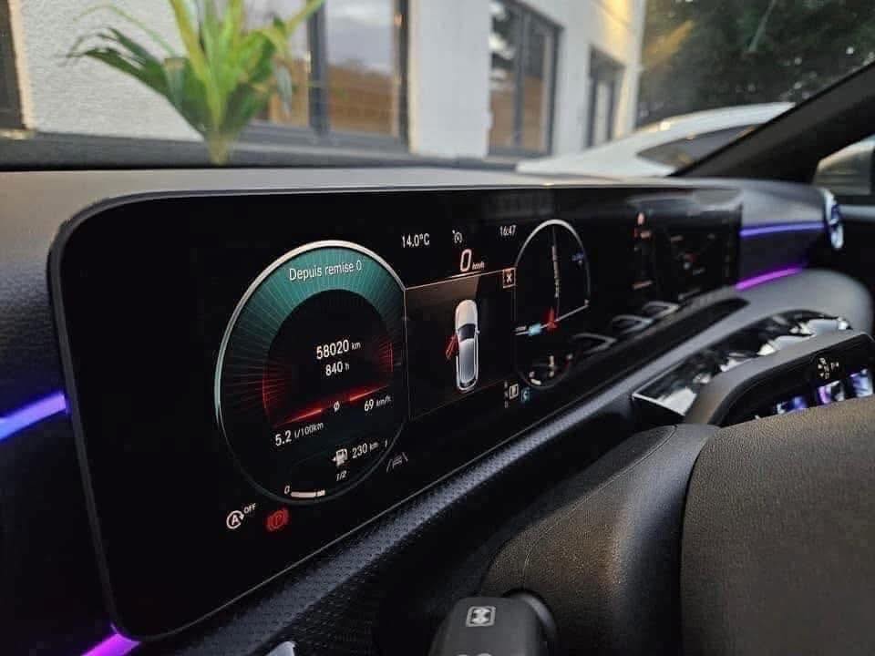MERCEDES-BENZ A-CLASS A180D 7G-TRONIC