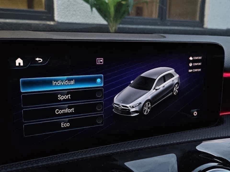 MERCEDES-BENZ A-CLASS A180D 7G-TRONIC