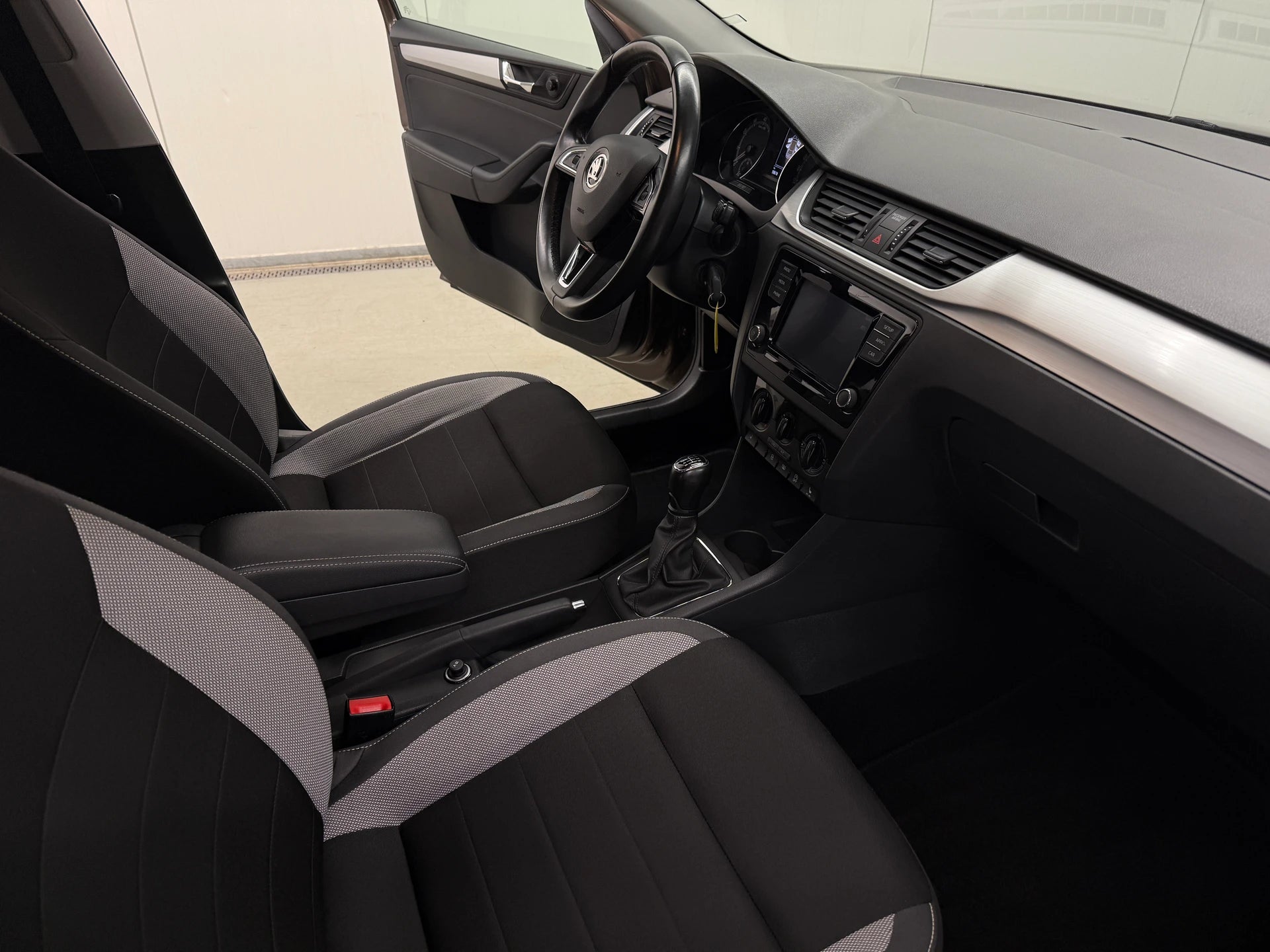 SKODA Rapid Spaceback 1.0 TSI