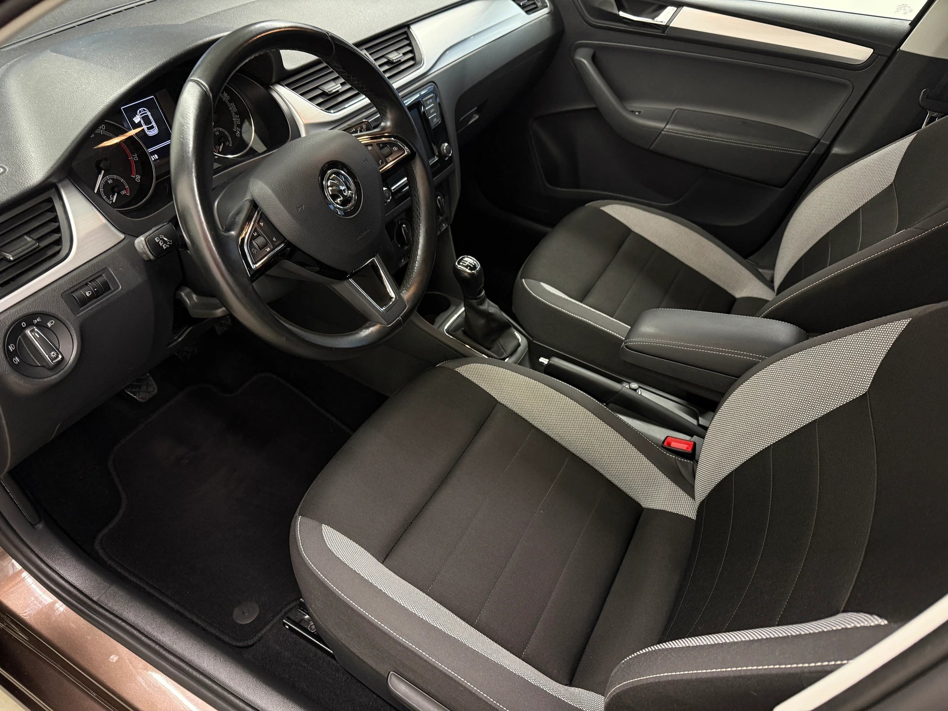 SKODA Rapid Spaceback 1.0 TSI
