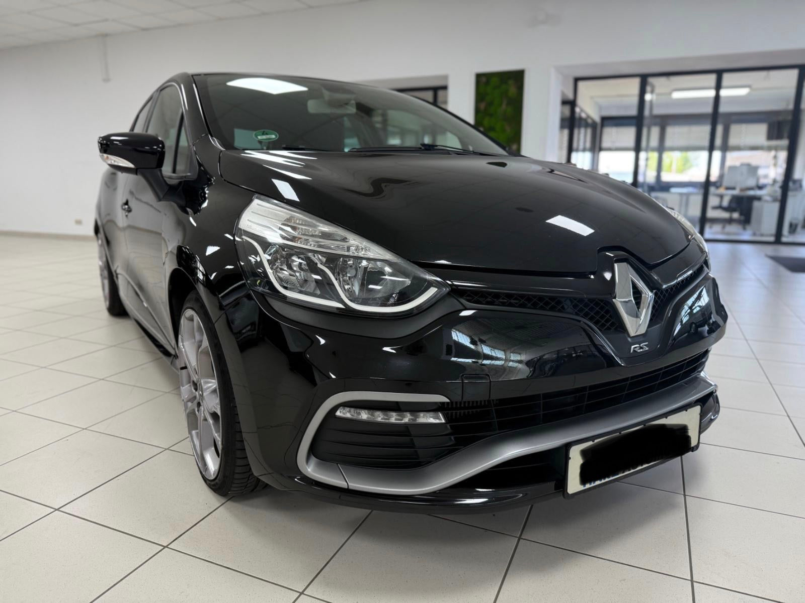 Renault Clio
IV Renault RS / caméra / navigation / automatique