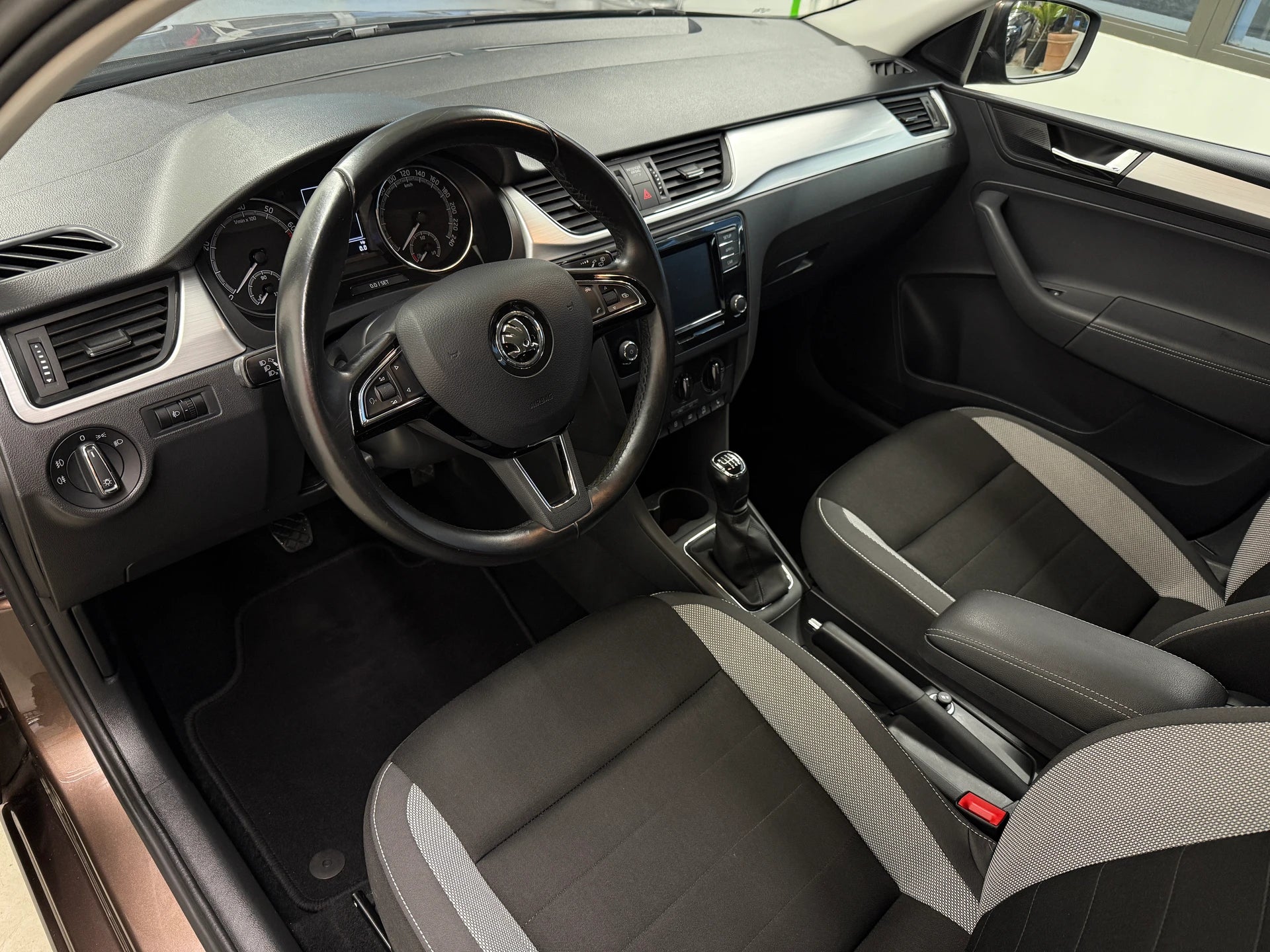 SKODA Rapid Spaceback 1.0 TSI