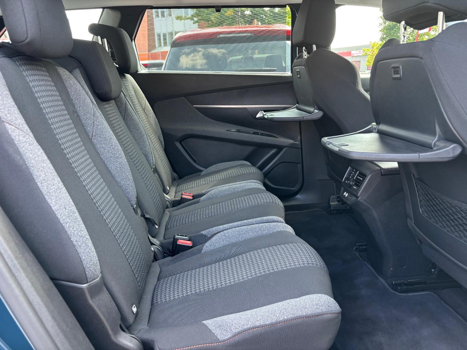 Peugeot 5008 ALU/NAVI/LED/7 PLACES/CROCHET DE REMORQUAGE/Courroie de distribution…