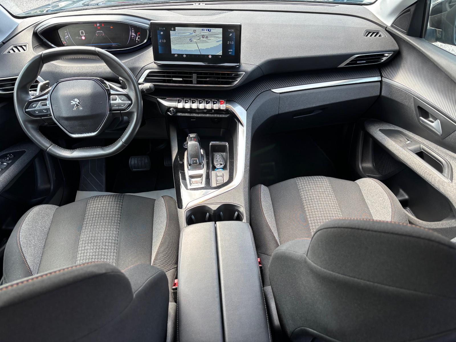 Peugeot 5008 ALU/NAVI/LED/7 PLACES/CROCHET DE REMORQUAGE/Courroie de distribution…