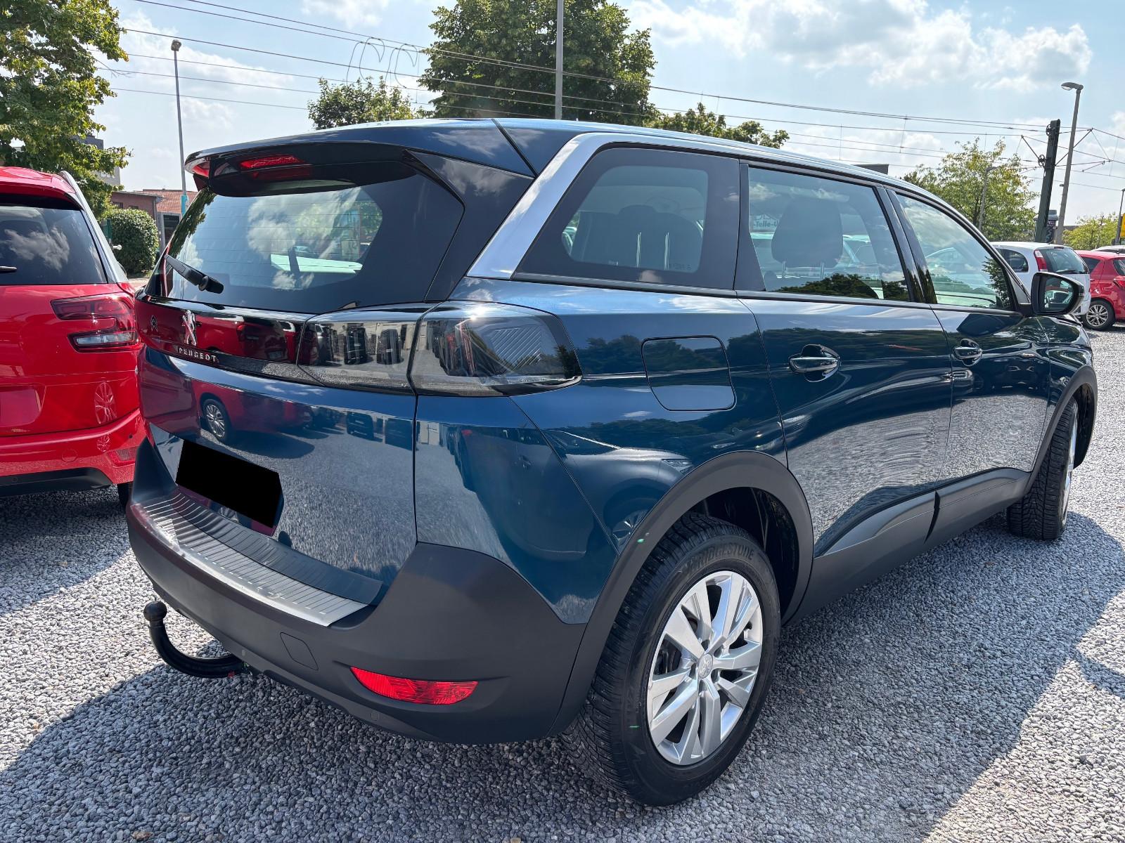 Peugeot 5008 ALU/NAVI/LED/7 PLACES/CROCHET DE REMORQUAGE/Courroie de distribution…