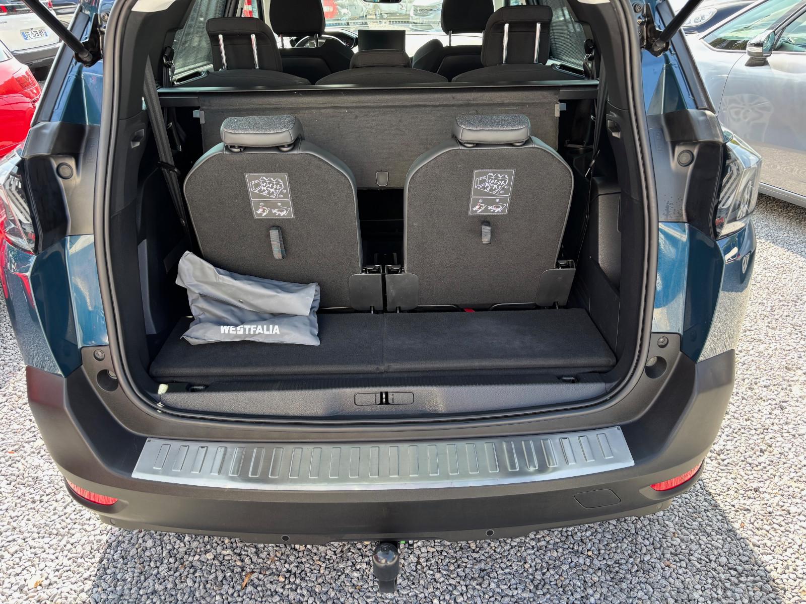 Peugeot 5008 ALU/NAVI/LED/7 PLACES/CROCHET DE REMORQUAGE/Courroie de distribution…