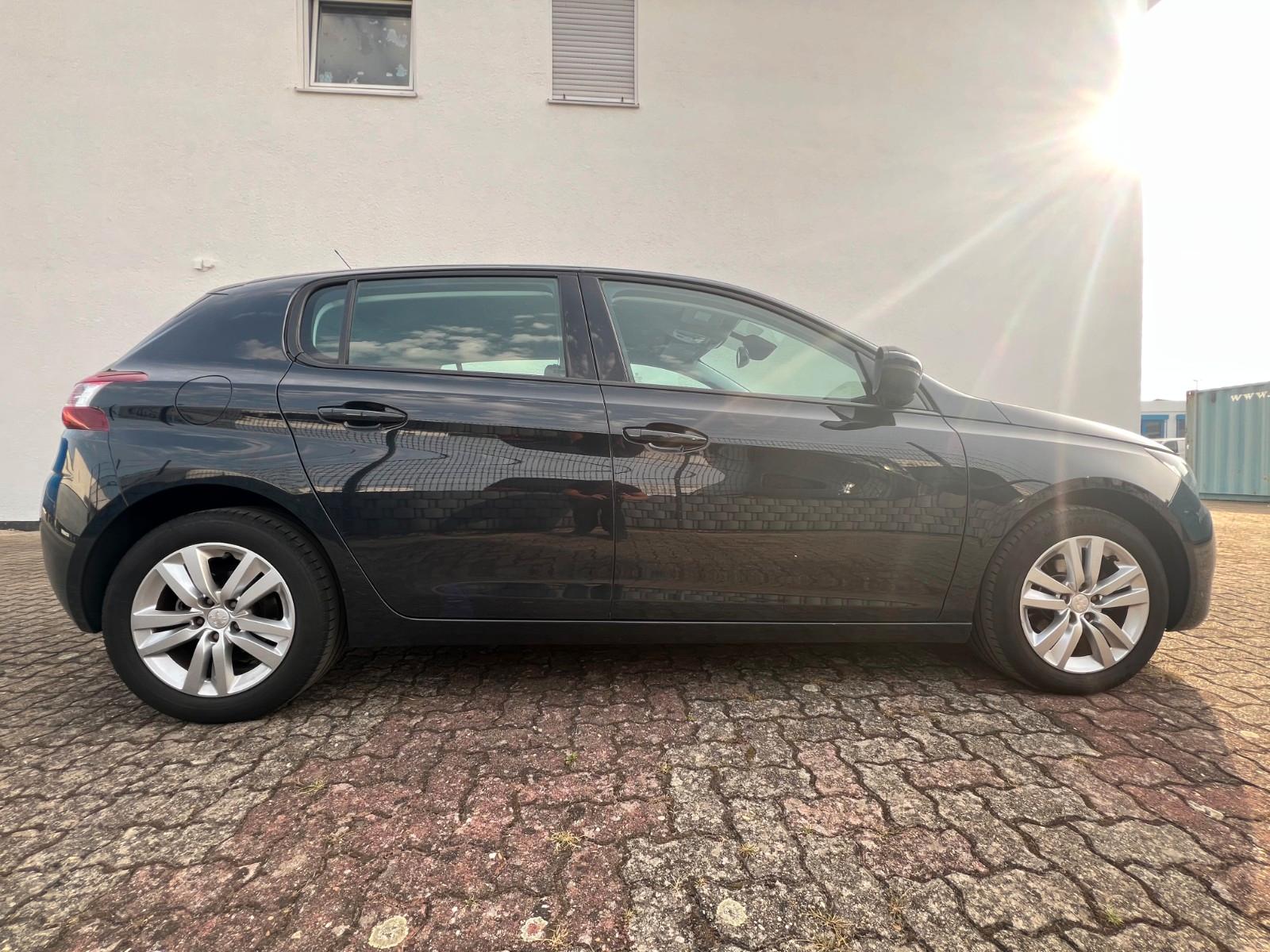 Peugeot 308

Active Original 86 000 KM