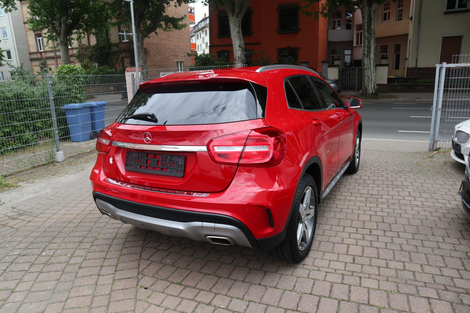 Mercedes-Benz GLA 180