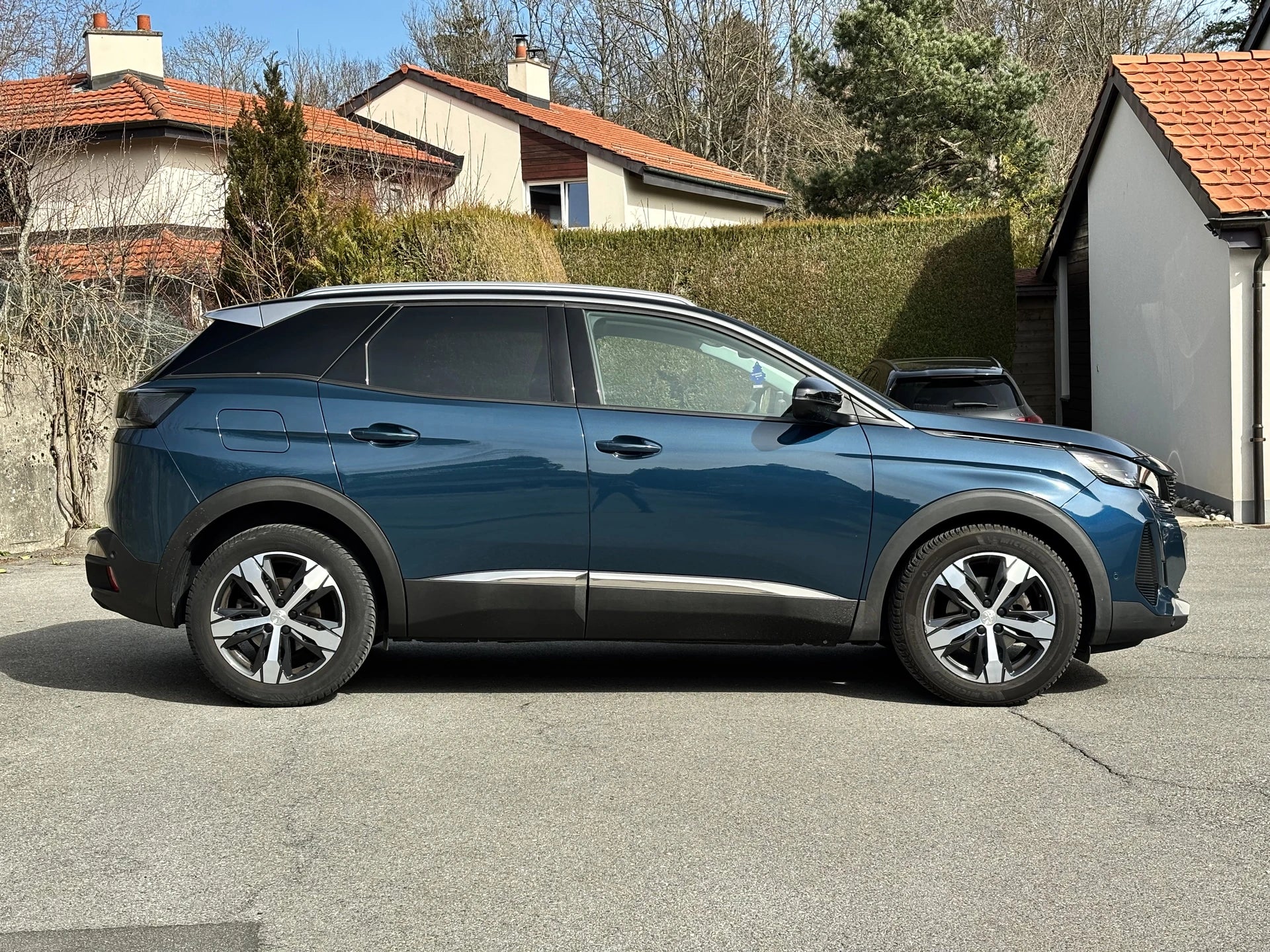 PEUGEOT 3008 1.2 PureTech Allure Pack EAT8