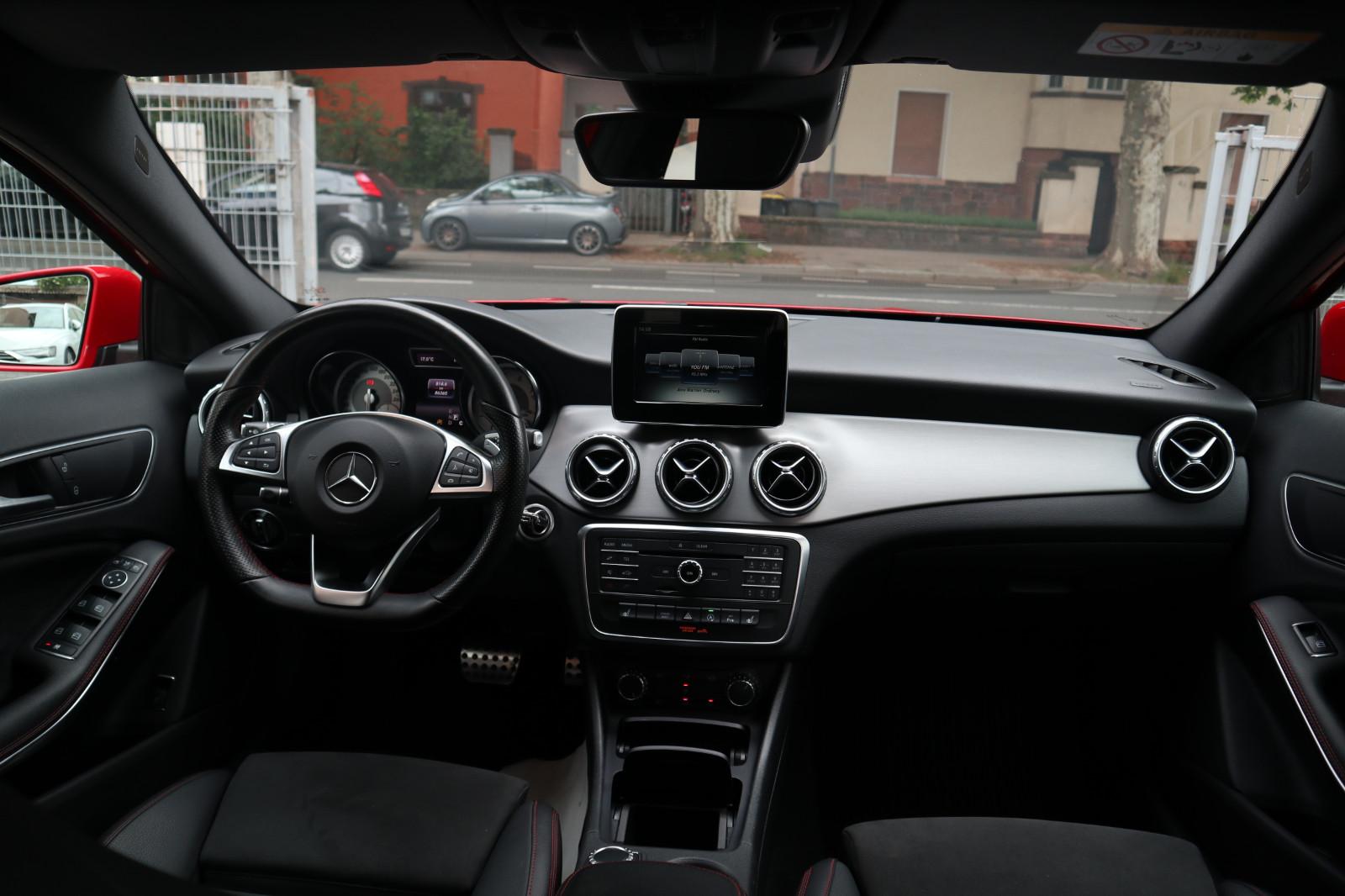 Mercedes-Benz GLA 180