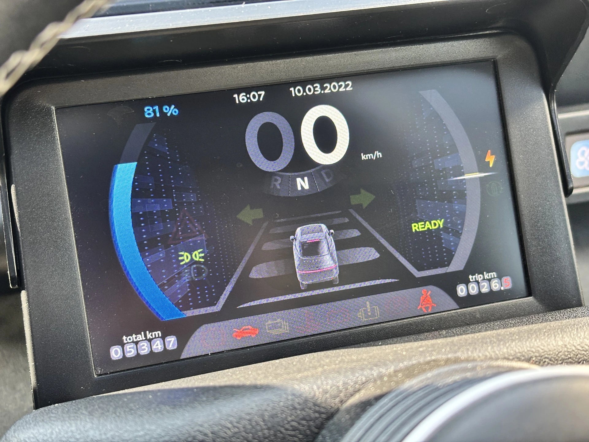 MICRO Pioneer Medium Range 10.5 kWh