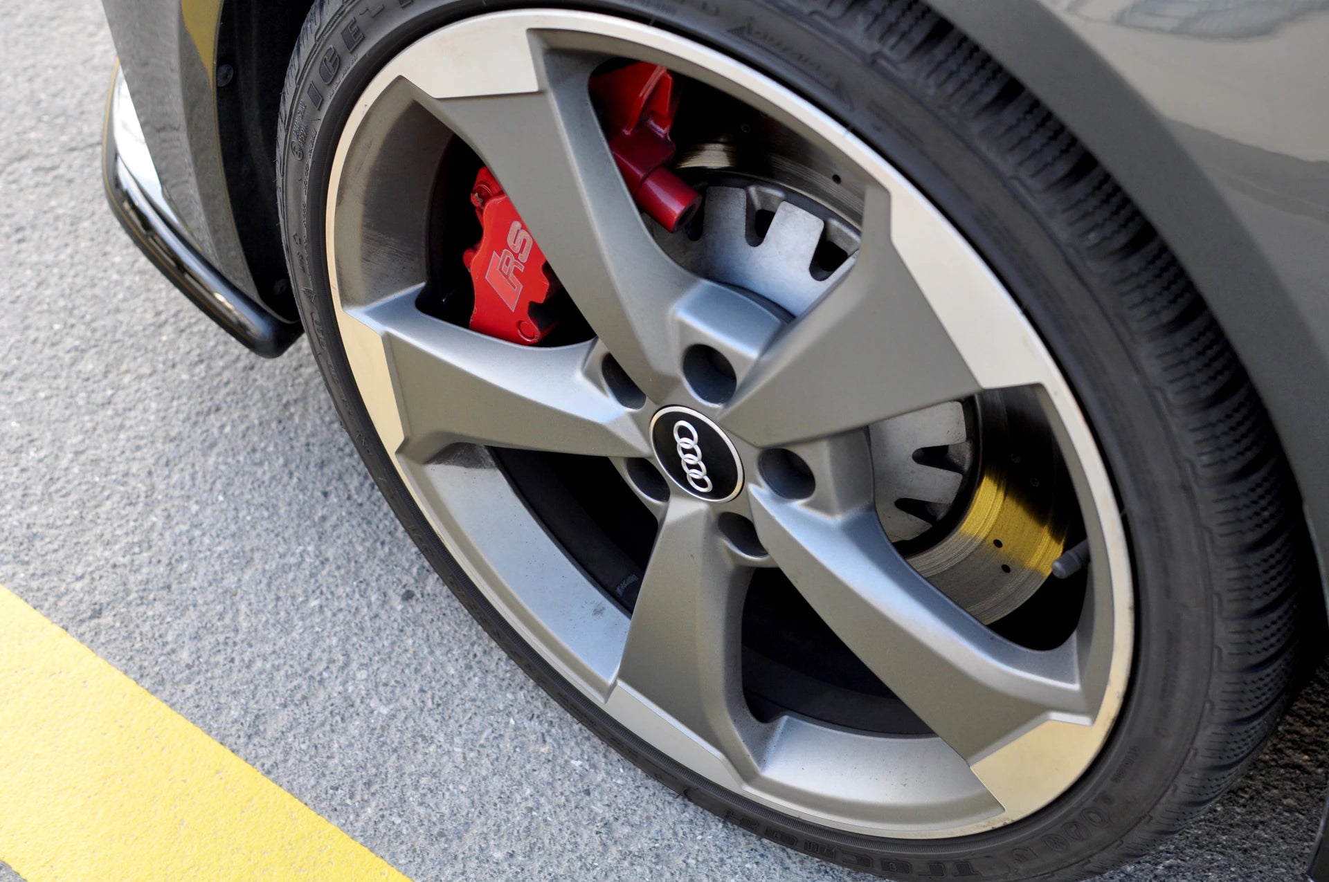 AUDI RS3 2.5 TSI quattro S-tronic