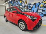 Charger l&#39;image dans la galerie, TOYOTA Aygo 1.0 VVT-i x-play
