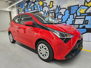 TOYOTA Aygo 1.0 VVT-i x-play