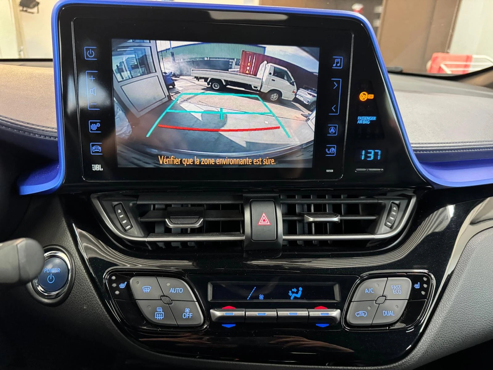 TOYOTA C-HR 1.8 HSD Premium CVT