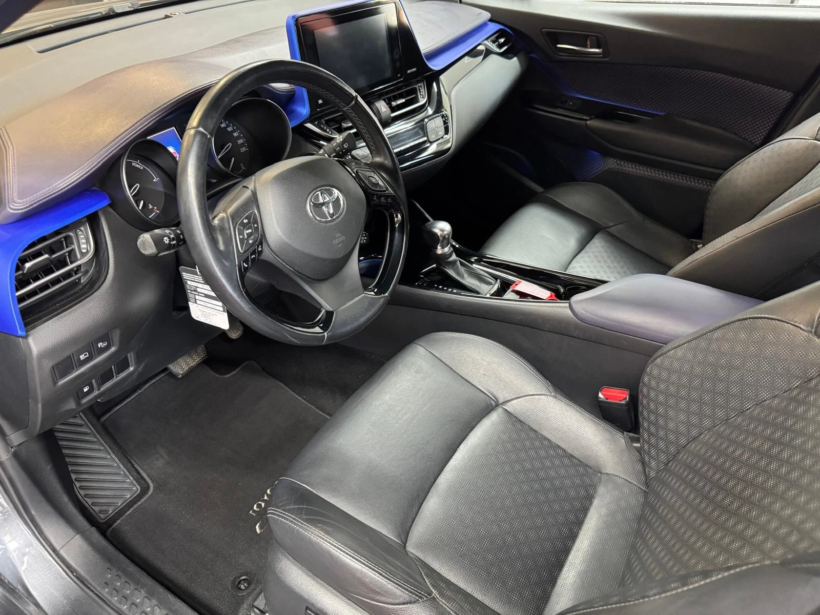 TOYOTA C-HR 1.8 HSD Premium CVT